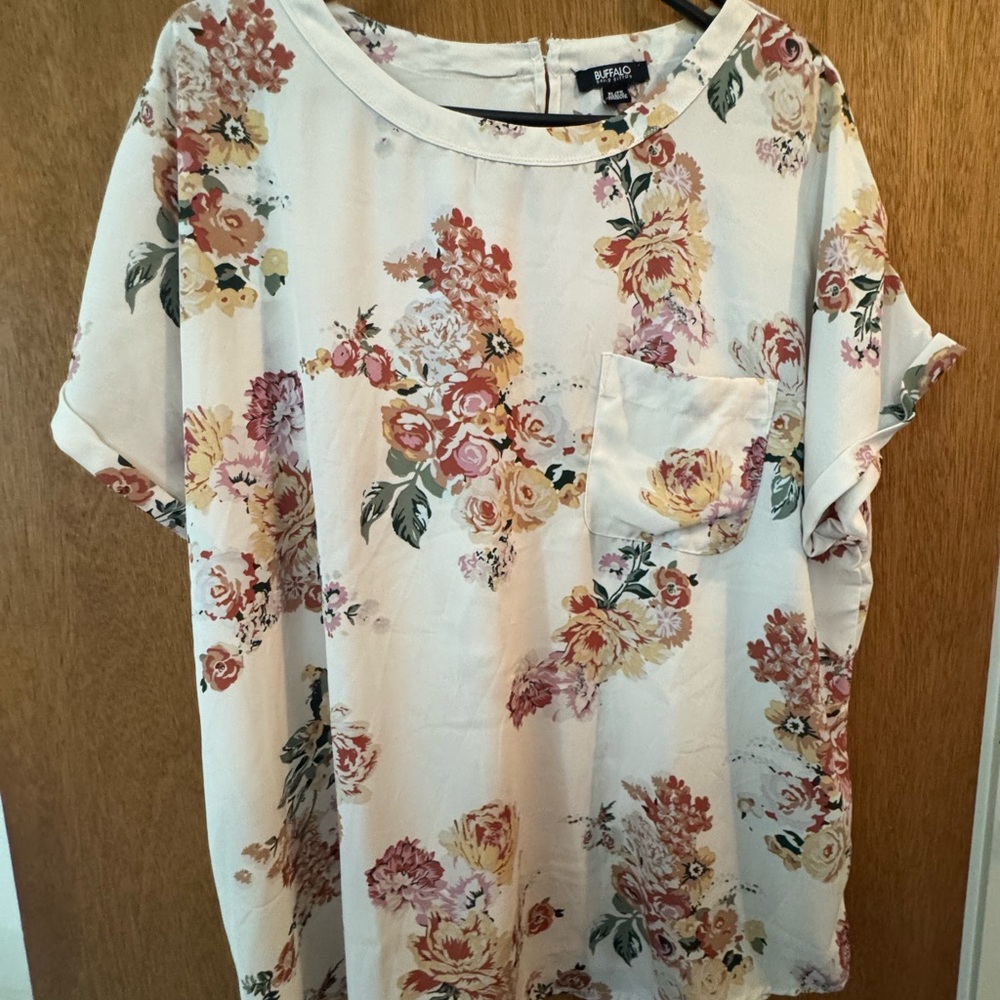 Buffalo David Bitton Cream Floral Short-Sleeve Pocket Tunic